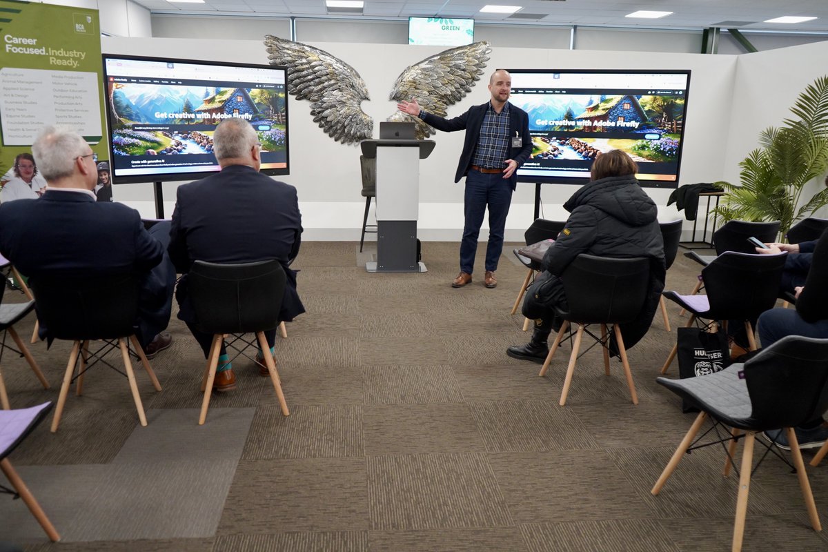 Hull College tweet media