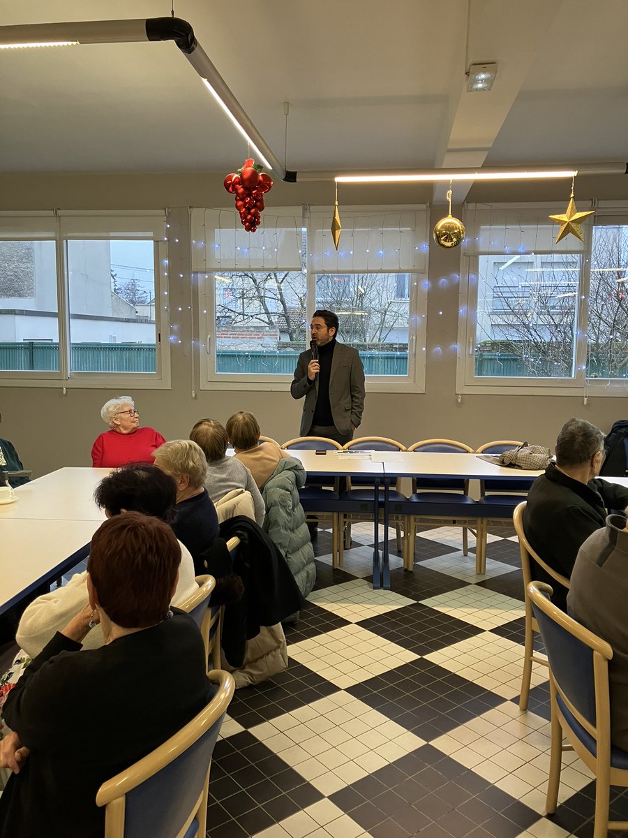 ArnaudRobinet's tweet photo. Deuxième édition de nos goûters ! Moment d’échange et de partage qui rappelle que nos seniors sont une des priorités de la @VilledeReims dont l’engagement est reconnu nationalement !
#Reims ville inclusive, solidaire, engagée et innovante !
#VilleAmieDesAinés https://t.co/N1FNAxtZGq