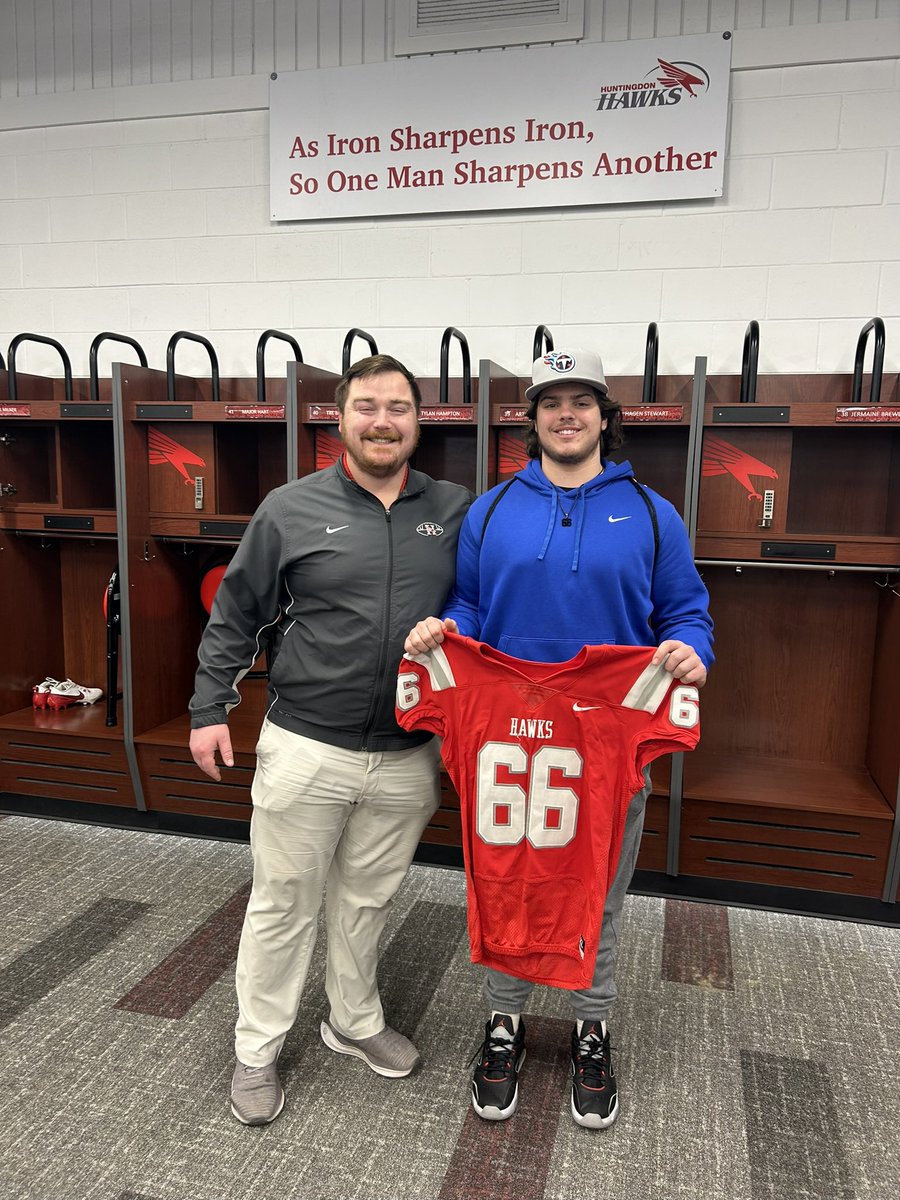 OWNZ66's tweet photo. after a great visit and some conversation, i’m blessed to receive an offer from @HawksFootball https://t.co/DBI78YkRr4