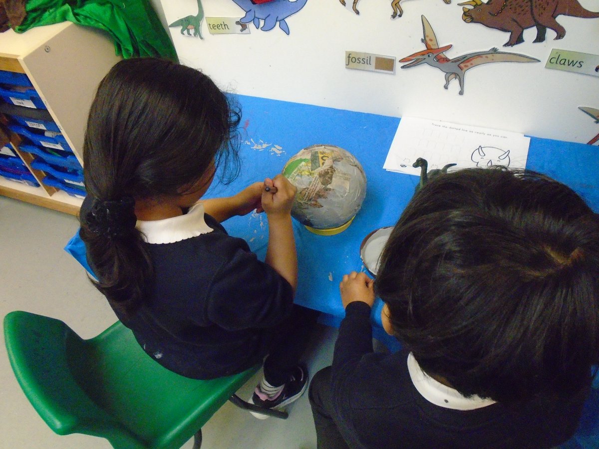 CullodenPrimary's tweet photo. In Reception we have been working on our fine motor skills using play doh. We have been using the play doh to add different body parts on dinosaurs. Children have also been taking part in lots of different activites related to our dinosaur topic. https://t.co/DlTvMcu07q