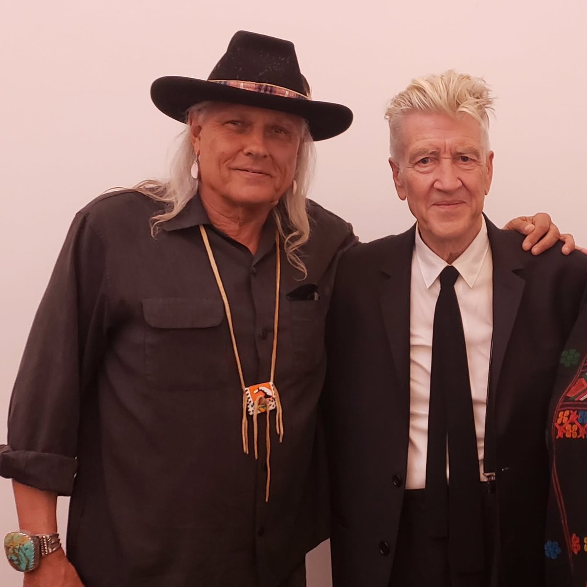 BlackLCult's tweet photo. Michael Horse's words after the loss of David Lynch:

"It was an honor and joy to know this man. What an amazing artist. I loved him and will miss him so much. He was my friend" https://t.co/21srmHgrny