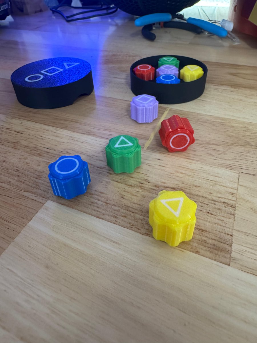 Cults3D's tweet image. 🦑 Squid Games Gonggi Multicolor &amp;amp; Single Color print • STL files
➡️ Download 3D print model: cults3d.com/:2644840
💡 Designed by @Jocoque