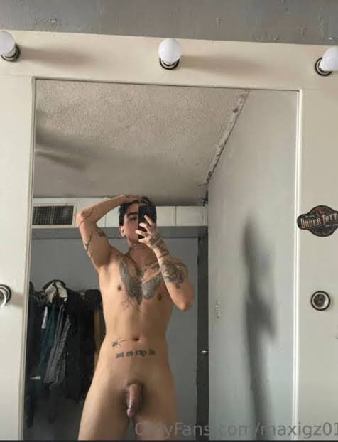 Daniel390225611's tweet photo. maxi 🍆🔥 https://t.co/AZZfXRhEVz