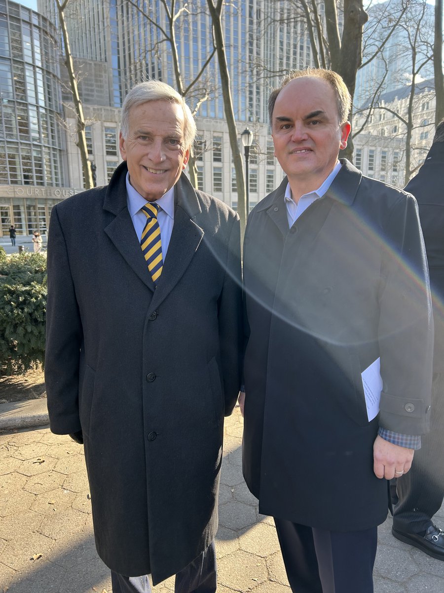 AGC_NYS's tweet photo. Our VP of Government Affairs Walter Pacholczak with Assemblyman David Weprin, sponsor of AGC-backed legislation to create penalties for fraud through staged construction accidents. Thank you, Assemblyman for your important work to fight insurance fraud and ensure worker safety. https://t.co/f2red6tY8J