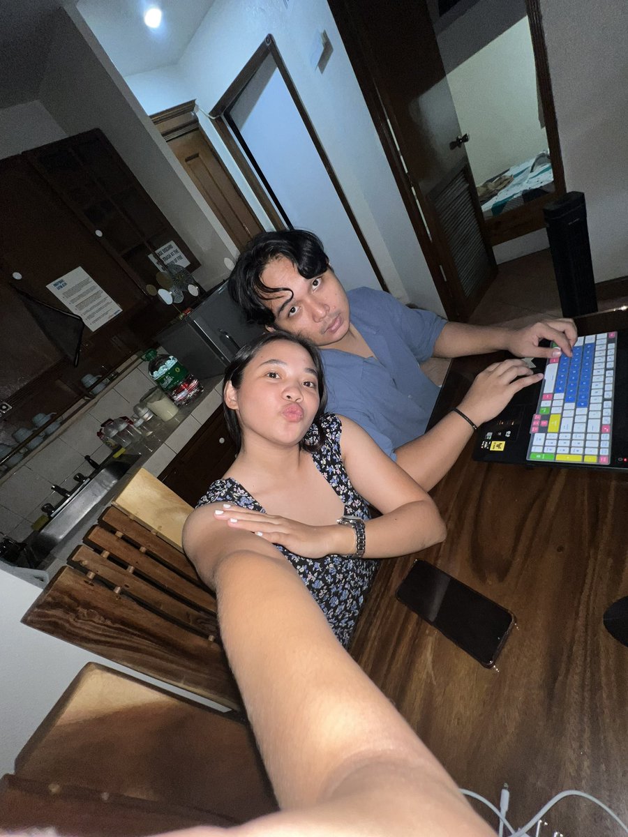 jeansgrr's tweet photo. happy 40th monthsary! labyu! 😘🌸 https://t.co/qBuFKmLVwM