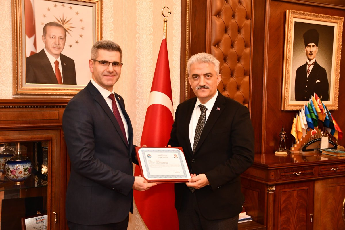 Valimiz Sayın Mehmet Makas(<a href="/makasmehmet34/">Mehmet MAKAS</a>), ilimiz Sivil Toplumla İlişkiler Müdürü olarak görev yaparken İçişleri Bakanlığı Sivil Toplumla İlişkiler Genel Müdürlüğü’ne Şube Müdürü olarak atanan Servet Fırat’ı makamında kabul etti.

Sayın Valimiz, Müdür Fırat’a ilimize yapmış