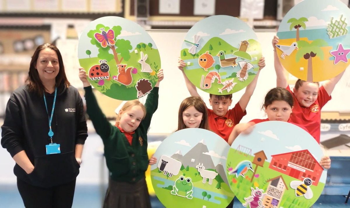 YsgLlanllechid's tweet image. Diolch i Catrin o Ddwr Cymru.
#Gweithdy
#Cynefinoedd
#Llygredd 
#Cleanwater
#Habitats 
@CyngorGwynedd 
@LlC_Addysg 
@yrawrgymraeg