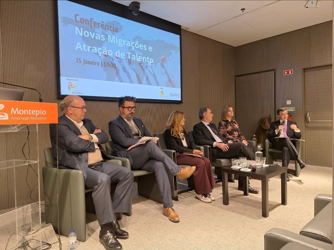 Foi um privilégio poder moderar a Conferência "Novas Migrações e Atração de Talento", organizada pelo <a href="/portugal_agora/">Portugal Agora</a>, resultante do entusiasmo do <a href="/CarlosSezoes/">Carlos Sezões</a> e brilhantemente encerrada pelo <a href="/Leitao_Amaro/">António Leitão Amaro</a> .