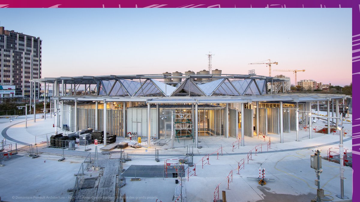 GdParisExpress's tweet photo. J-1 avant l’ouverture de la gare Villejuif - Gustave Roussy ⏳

Un avant-après saisissant qui illustre l’ampleur du travail accompli.

Demain, l’attente prend fin, rendez-vous dès 12h pour réaliser votre premier voyage depuis votre nouvelle gare !

@VilleVillejuif  @GustaveRoussy @valdemarne_94  @PerraultArchi  @sgrandsprojets @Bouygues_BatIDF @VINCIConstrucFR @Sadev94 @Groupesetec @egis #nouveaumétro #GrandParisExpress #Ligne14