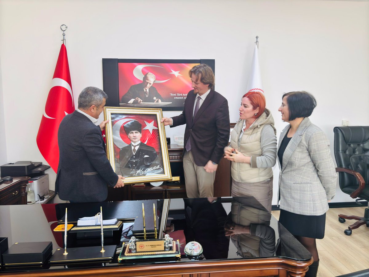 Uğur Okulları Muratpaşa Kampüsü olarak Kepez Devlet Hastanesi Başhekimi Sayın Op. Dr. Ramazan Gürkan’ı makamında ziyaret ettik. Kendisine gösterdiği misafirperverlik için teşekkür ederiz. 💐