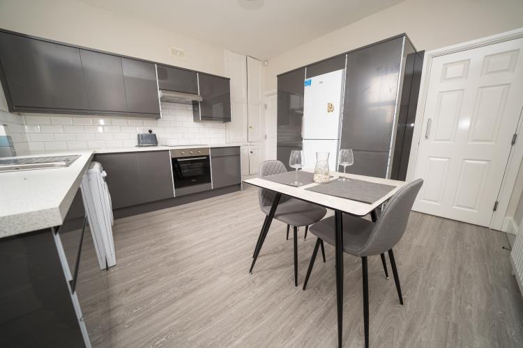 WestONEspace's tweet photo. 📣 Available: July 2025 📣

📍 Upper Hanover Street, Broomhall

🛏️ 5 Bedrooms
🚿 2 Bathrooms
🚘 On-street parking
🍃 Garden/ outdoor space 

Click the link below or call us on 0114 213 4780 for more details.

https://t.co/TNxdxmEBmY

#studentaccom #universityofsheffield https://t.co/MZDqns862U
