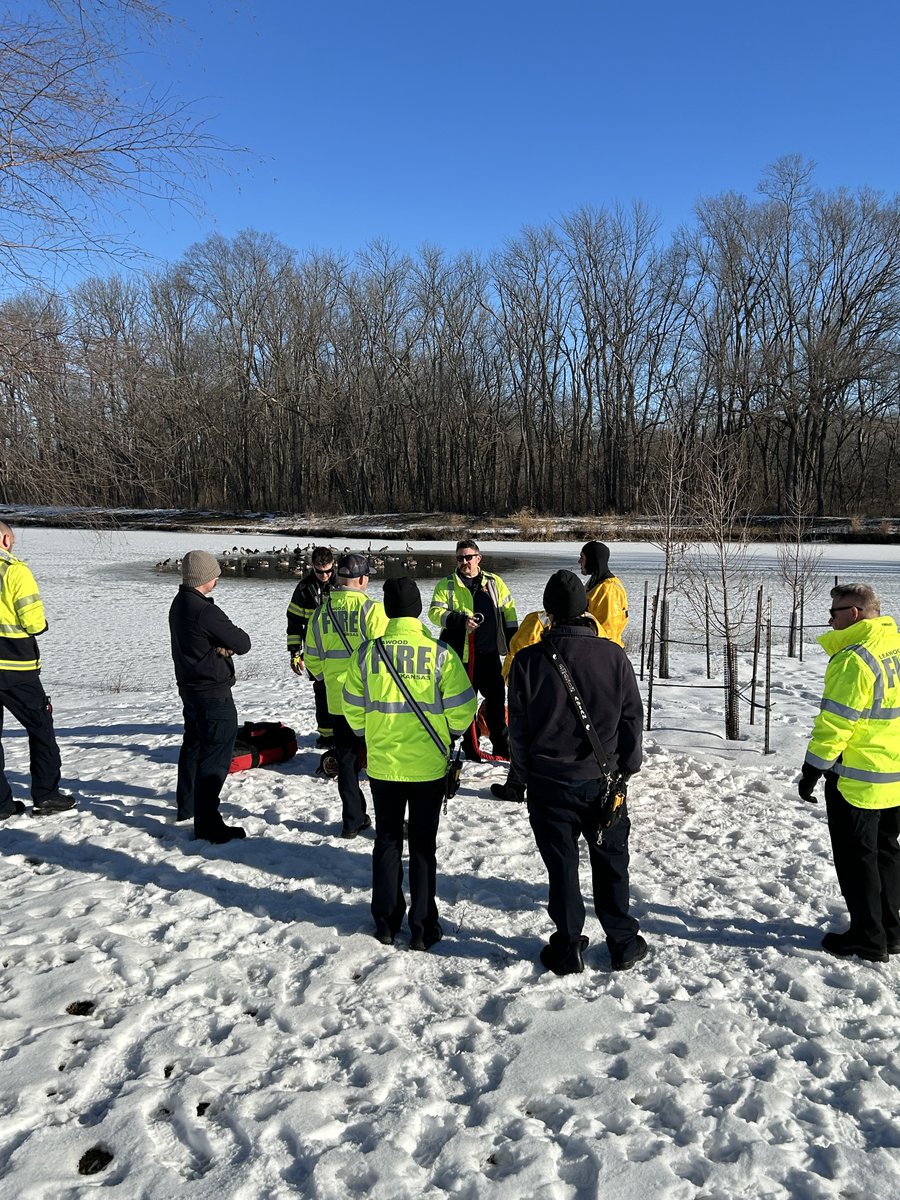 LeawoodFire's tweet photo. 🚨 Ice Rescue Training! 🚨

Your LFD is committed to keeping our community safe year-round, no matter the weather. 🌨️❄️🧊 This week, our firefighters have been honing their skills with ice rescue training.📸 Check out these photos of our crews in action! https://t.co/encJUrdKU5