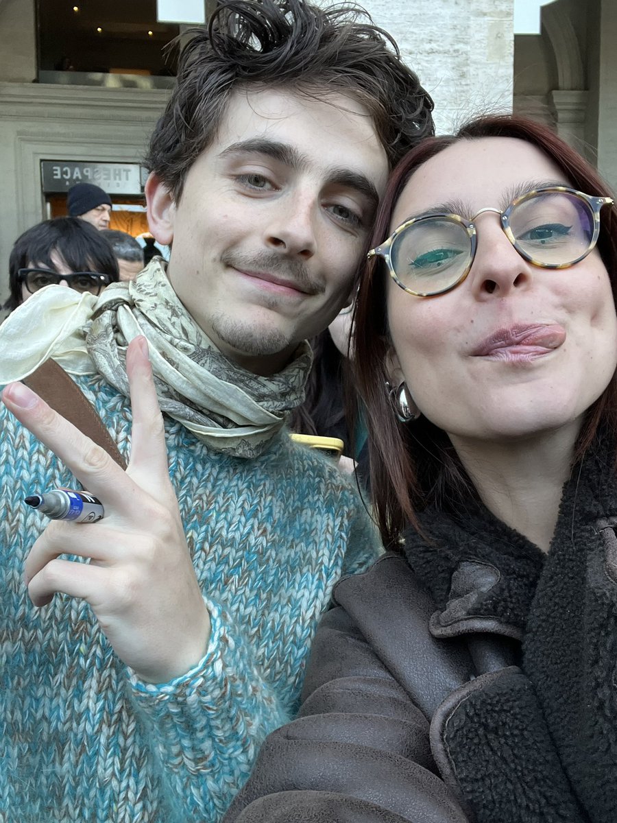 Ahrtics's tweet photo. guarda chi! https://t.co/uzTuRiIH0B