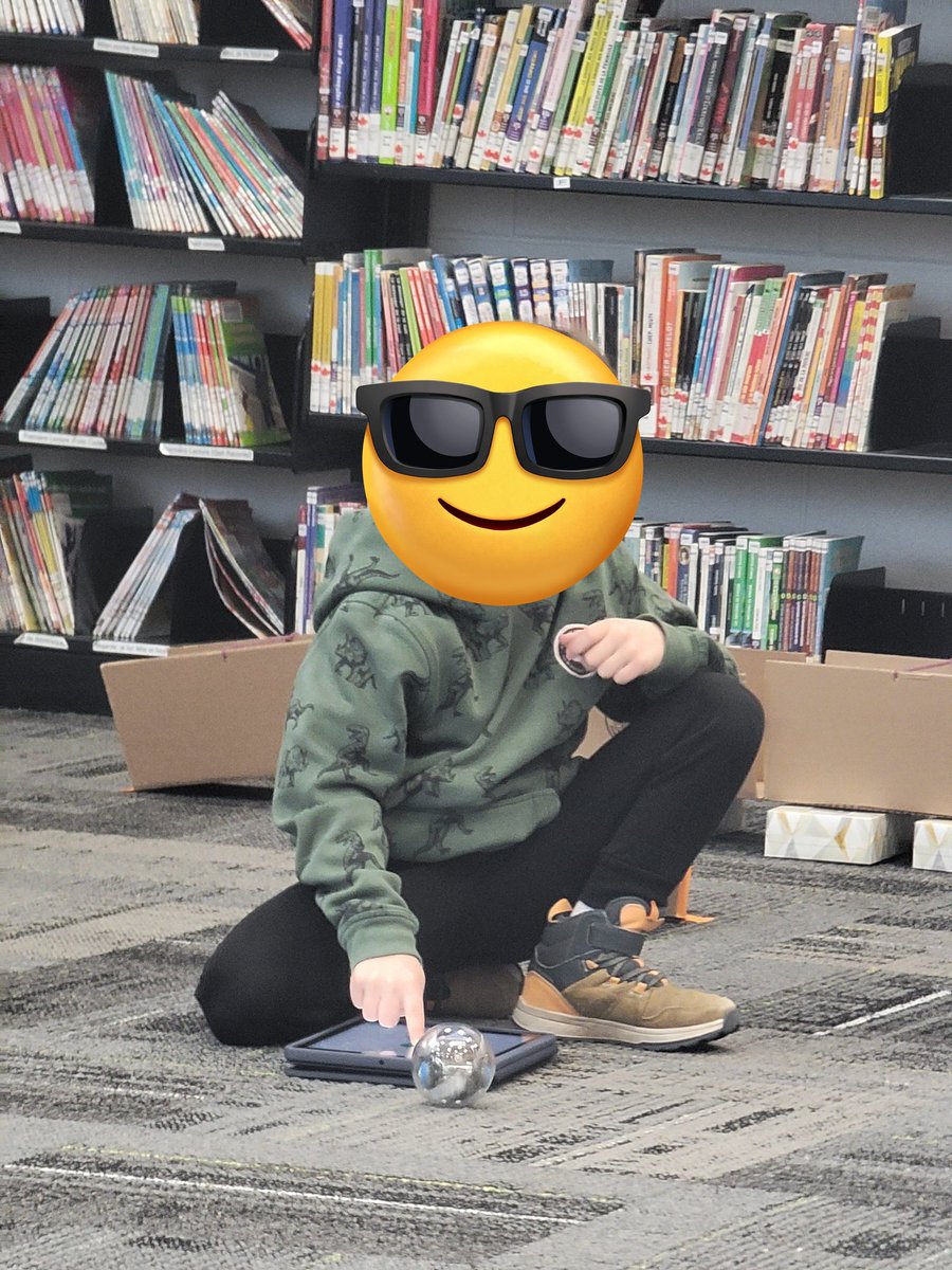 PA Day fun with Lego *and* Robots! Thanks for being so awesome <a href="/torontolibrary/">Toronto Public Library</a>