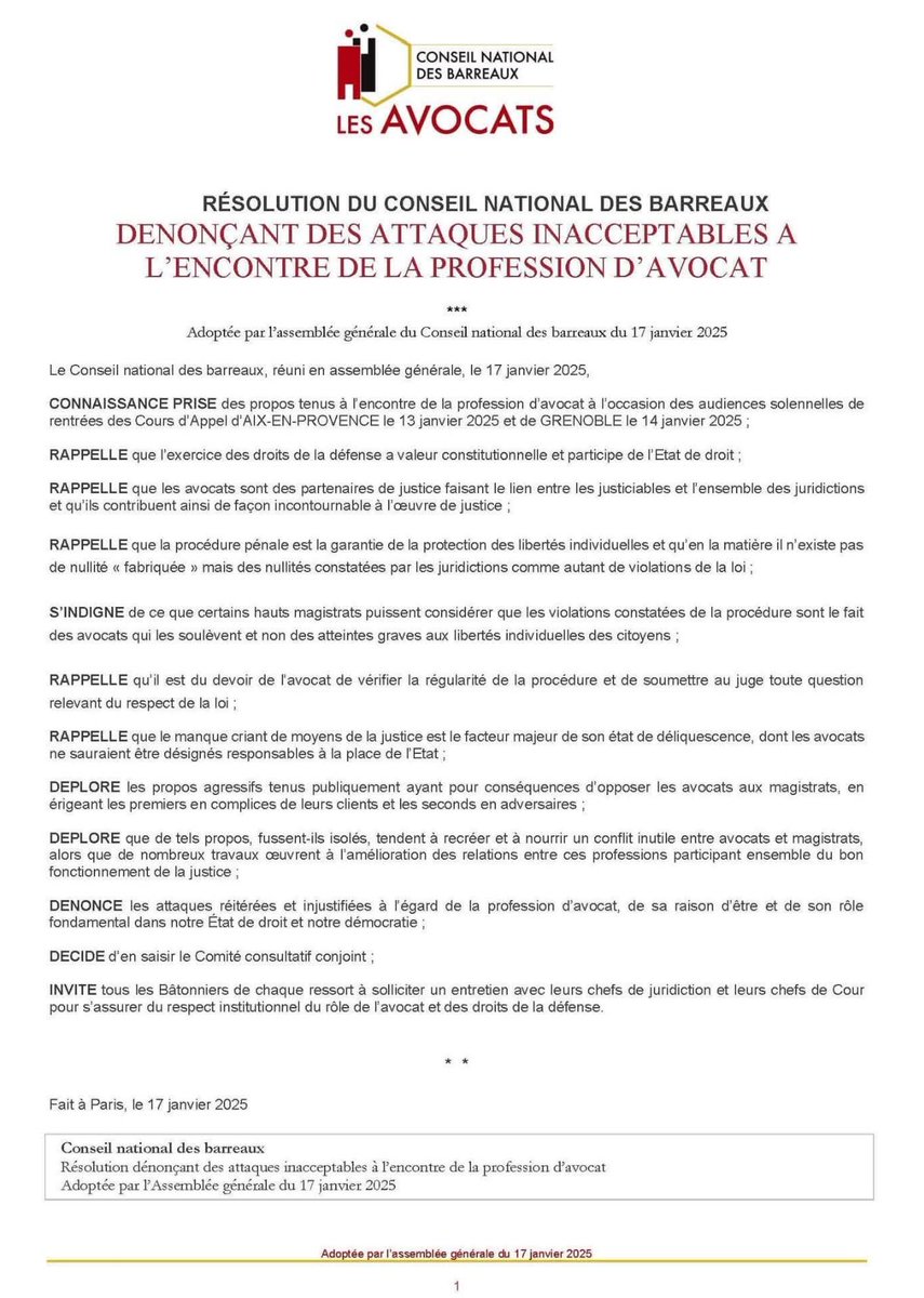 ArnodeStRemy's tweet image. À la suite des #propos tenus publiquement en #audience solennelle, le @CNBarreaux adopte à l’unanimité, comme plusieurs autres #barreaux, #syndicats d’#avocats et @Conf_Batonniers notamment, une résolution très claire condamnant de tels #attaques #AGNCB 🙏