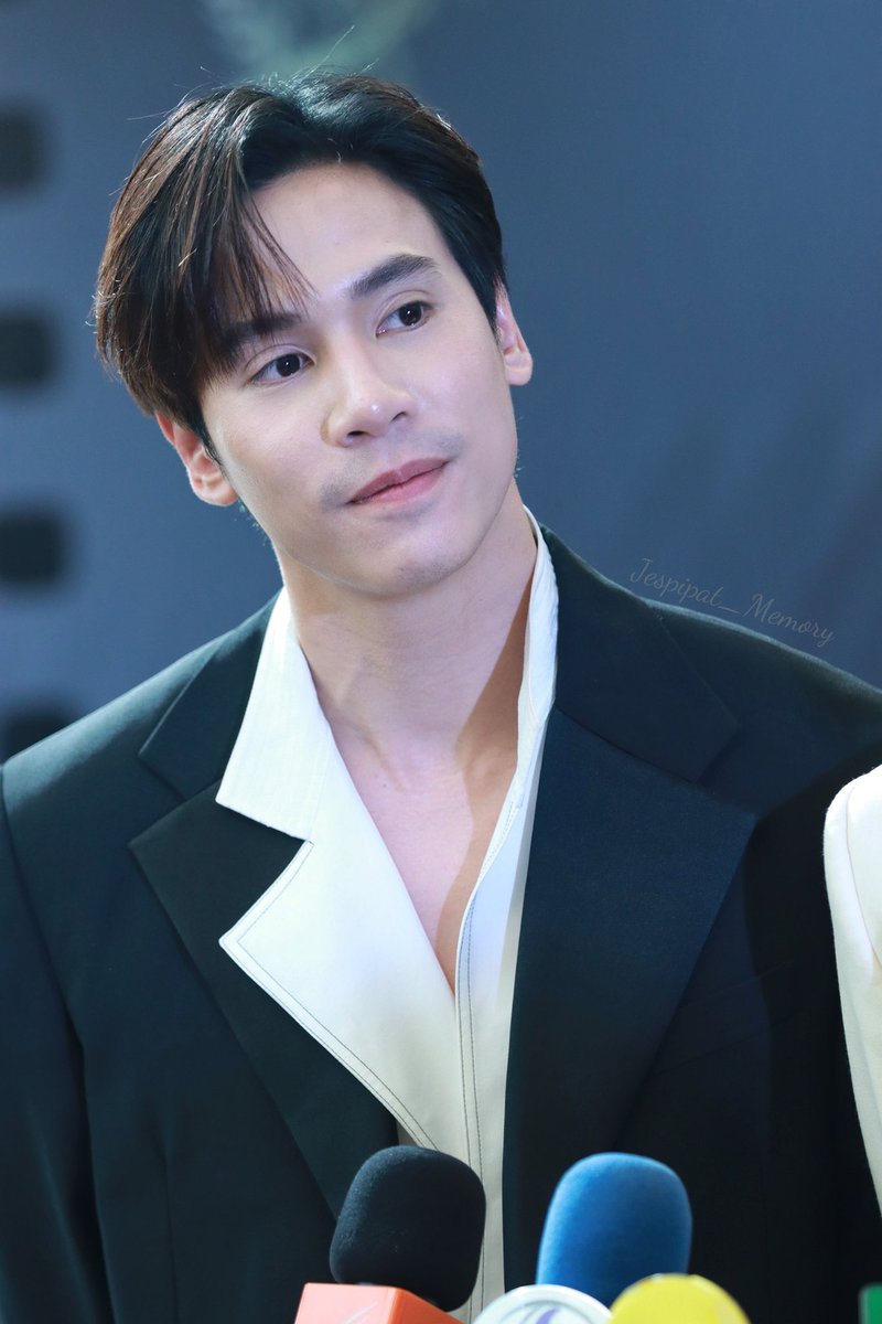 Jespipat_Memory's tweet photo. งื้อออออ หล่อเหมือนไม่มีอยู่จริง 🥰

JBB READY FOR OLÁ BL IN BRAZIL
#OLABLGL_PressConTHxJesBible 
#OLABLGL_PressConTH
#jesjpp #วัคซีนของพี่เจษ
#jespipat_memory https://t.co/vd2s8rCVNm