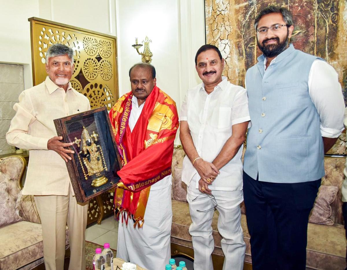 hd_kumaraswamy's tweet photo. This historic step to infuse ₹10,300 crore as equity capital in RINL & convert ₹1,140 crore working capital loans has been made possible due to a collaborative effort. I extend my heartfelt thanks to Andhra Pradesh CM Shri @ncbn avaru for his support and to MoS for Steel Shri Bhupathiraju Srinivasa Varma avaru (@BjpVarma) for his relentless efforts. Together, we are strengthening India’s steel sector and contributing to #AtmaNirbharta and #ViksitBharat2047

#RINLRevival

@PMOIndia @SteelMinIndia @FinMinIndia