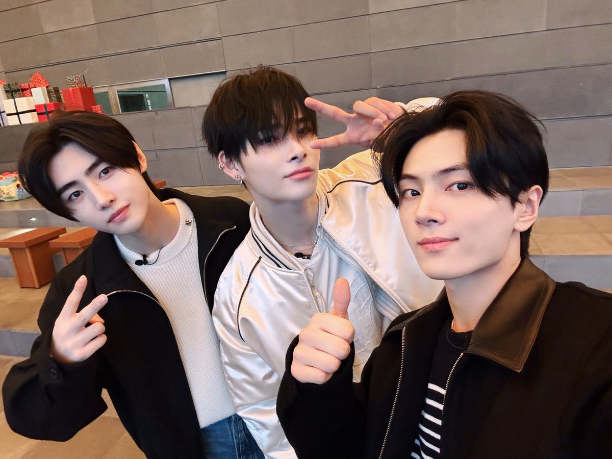 ⋆。˚ iciel ☁︎ ˚。⋆。 (@baekwoniee) on Twitter photo JAYHOONKI SAGA CONTINUES
#JAYHOONKIwithMZINE #MZINE #ENHYPEN_JAY #제이 #ENHYPEN_SUNGHOON #성훈 #ENHYPEN_NI_KI #니키 <a href="/ENHYPEN/">ENHYPEN OFFICIAL</a> JAYHOONKI SAGA CONTINUES
#JAYHOONKIwithMZINE #MZINE #ENHYPEN_JAY #제이 #ENHYPEN_SUNGHOON #성훈 #ENHYPEN_NI_KI #니키 <a href="/ENHYPEN/">ENHYPEN OFFICIAL</a>