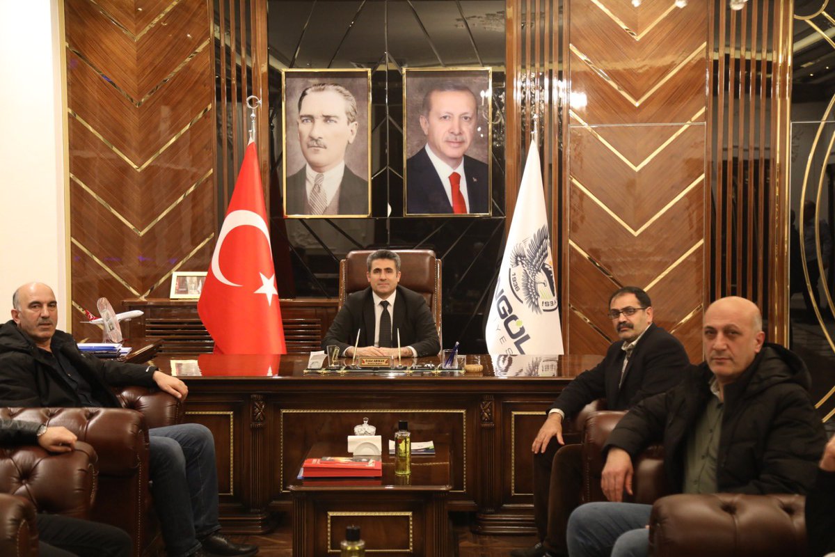 Erdalarikan12's tweet photo. AK Parti Bingöl Merkez İlçe Başkanımız Mehmet Akif Günerigök ve kıymetli yönetimini misafir ettik. 

Ziyaretleri için teşekkür ediyor, çalışmalarında kolaylıklar diliyorum. https://t.co/S2569fyhPi