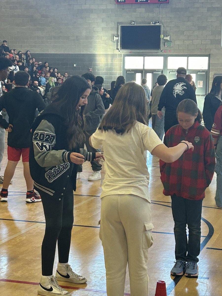 ana_sanch96's tweet photo. Thank you @high_vista for coming to @thmsthunder to help with our assembly today! Our future Hawks had a great time! @ABQschools @Chris_APSMS https://t.co/0WaQ1Um7VJ