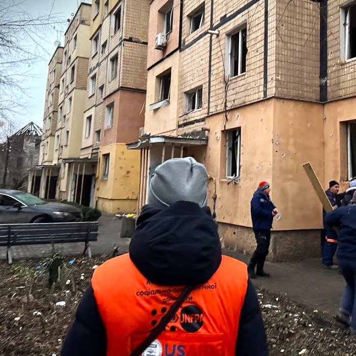 UNFPAUkraine's tweet photo. Horrific attack on #KryvyiRih killed 4 and injured others. Residential buildings were also damaged. Our psychosocial support mobile teams, backed by @USAIDSavesLives, assisted over 40 people, offering consultations &amp; giving dignity kits. Our thoughts are with those affected. https://t.co/rxOAIj7I5A
