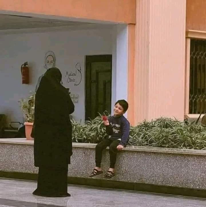 "لافرق بين أُمّي وقلبي.. كلاهما يجعلاني على قيدِ الحياة!" 🤍