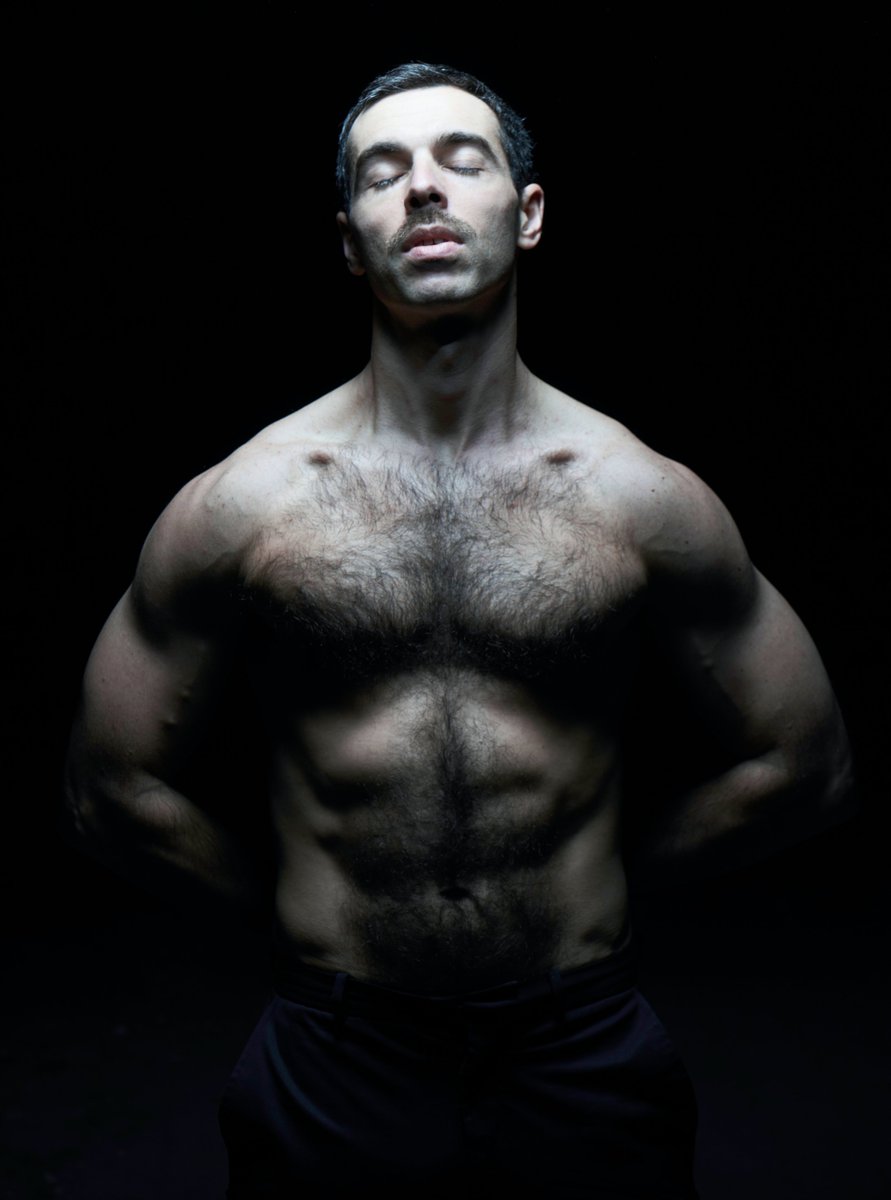 MaleChiaroscuro's tweet photo. Model : the astounding @Andolini691 
See more of my work -> https://t.co/yK3ggigzJU https://t.co/1lHQLEhjqQ