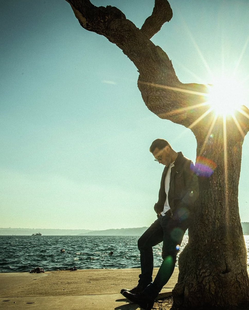 FrizbiTv's tweet photo. Muhsin Akgün'ün kadrajından #KeremBürsin kareleri geldi. 🧡 https://t.co/r0VYNpUJGX