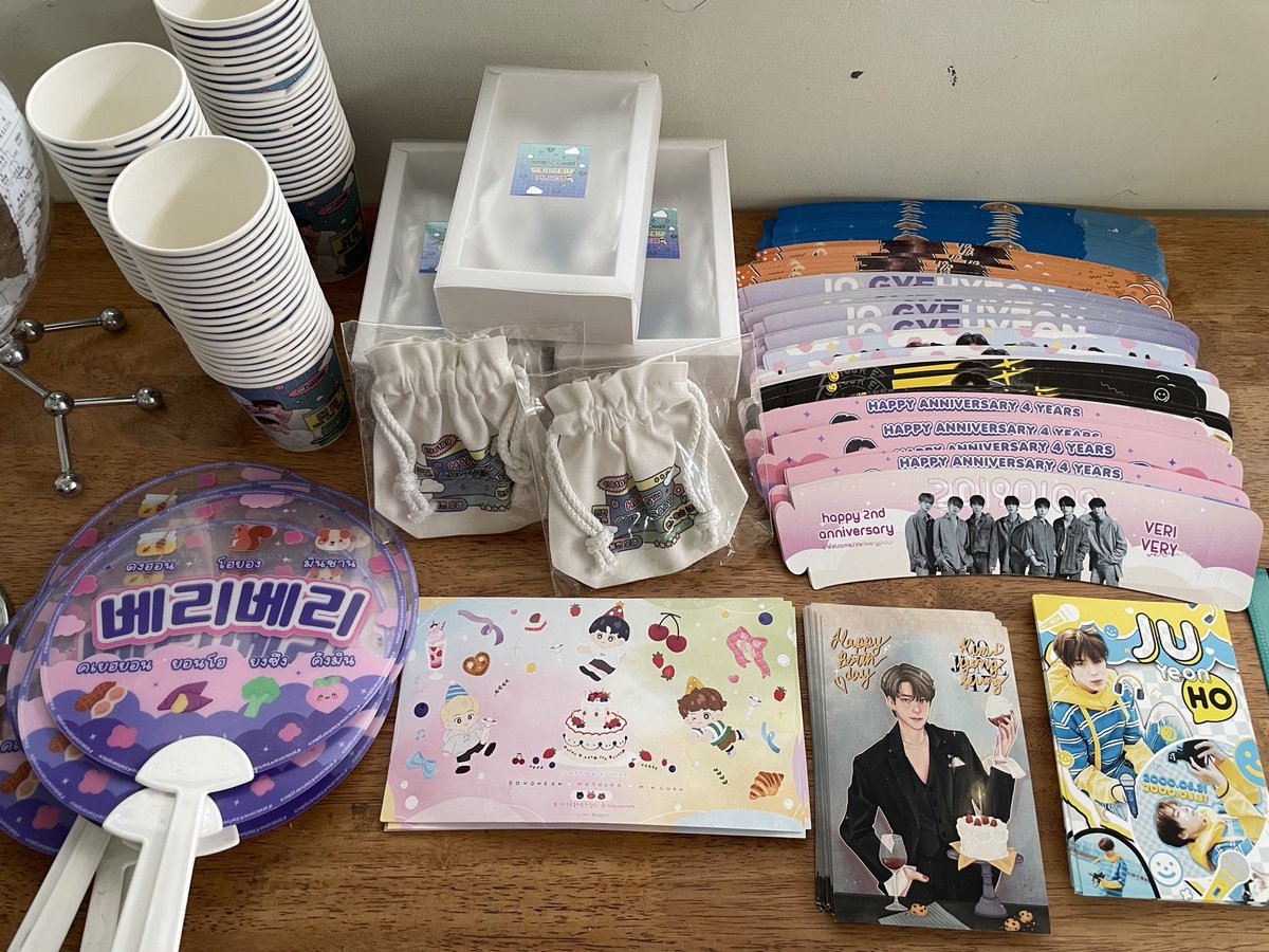 ⭐️ จุดวาง giveaway 💘✨

🙇🏻‍♀️ แจ้งสำหรับเวอร์ที่แวะมา สามารถรับของตรงนี้กลับบ้านได้เลยนะคะ และหากเวเรอร์อยากฝากวาง giveaway สามารถวางตรงนี้ได้เช่นกันนะคะ 😍

#VERIVERY #베리베리
#동헌 #호영 #민찬 #계현 
#연호 #용승 #강민
#Welcome6Veriveryplace