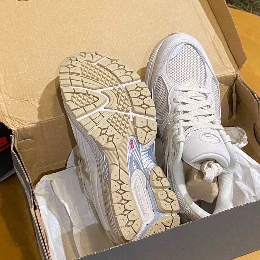 aftertaste_me's tweet photo. #newbalance2002 ml2002r3 sale ⭐️ .ᐟ
* ของช็อปจีน 🇨🇳 ราคาเริ่มต้น 3,090฿ ส่งฟรีค่า
♡ มีไซซ์ 36-44,45 eu 👟 ྀི ราคาแล้วแต่ไซซ์น้า
♡ รอพรี 10-15 วันหลังส่งออกนะคะ (⁎˃ᴗ˂⁎) 🧚🏻♀️🫶🏻 https://t.co/FmhulKC7xY