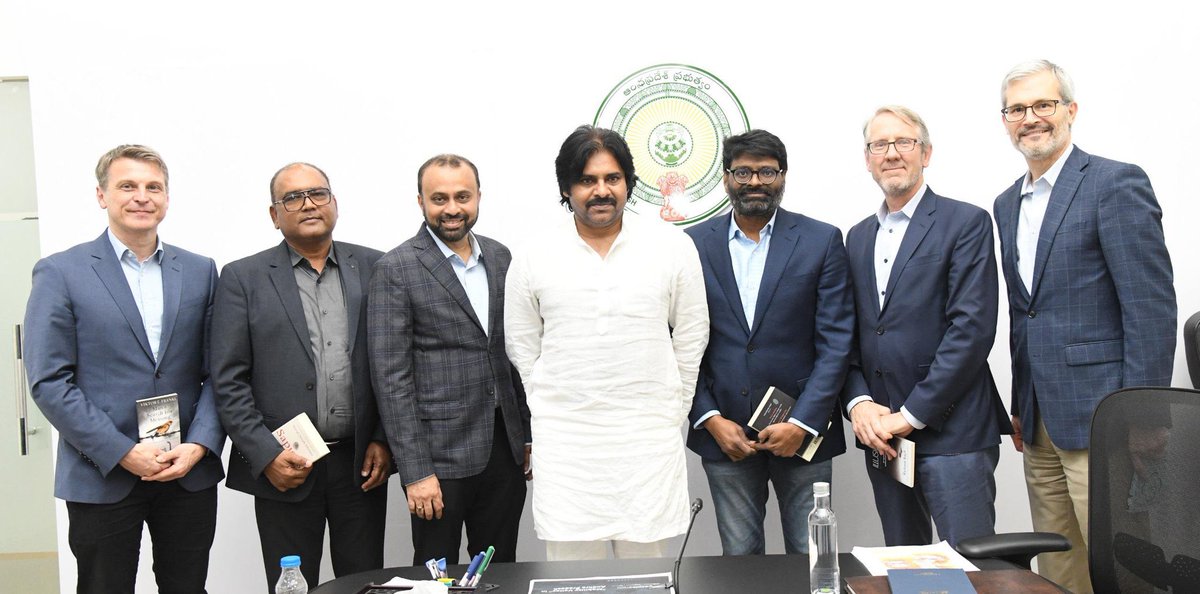 Ram4Janasena's tweet image. An MOU was made between AP government &amp;amp; @PeopleTechInc to setup an Electric Vehicle Park in 1200 acres (Orvakal, Kurnool)

@PawanKalyan gaaru 
@VishwaPrasadTG gaaru

#JSPforAP #NDA #JanaSenaParty #PawanKalyan