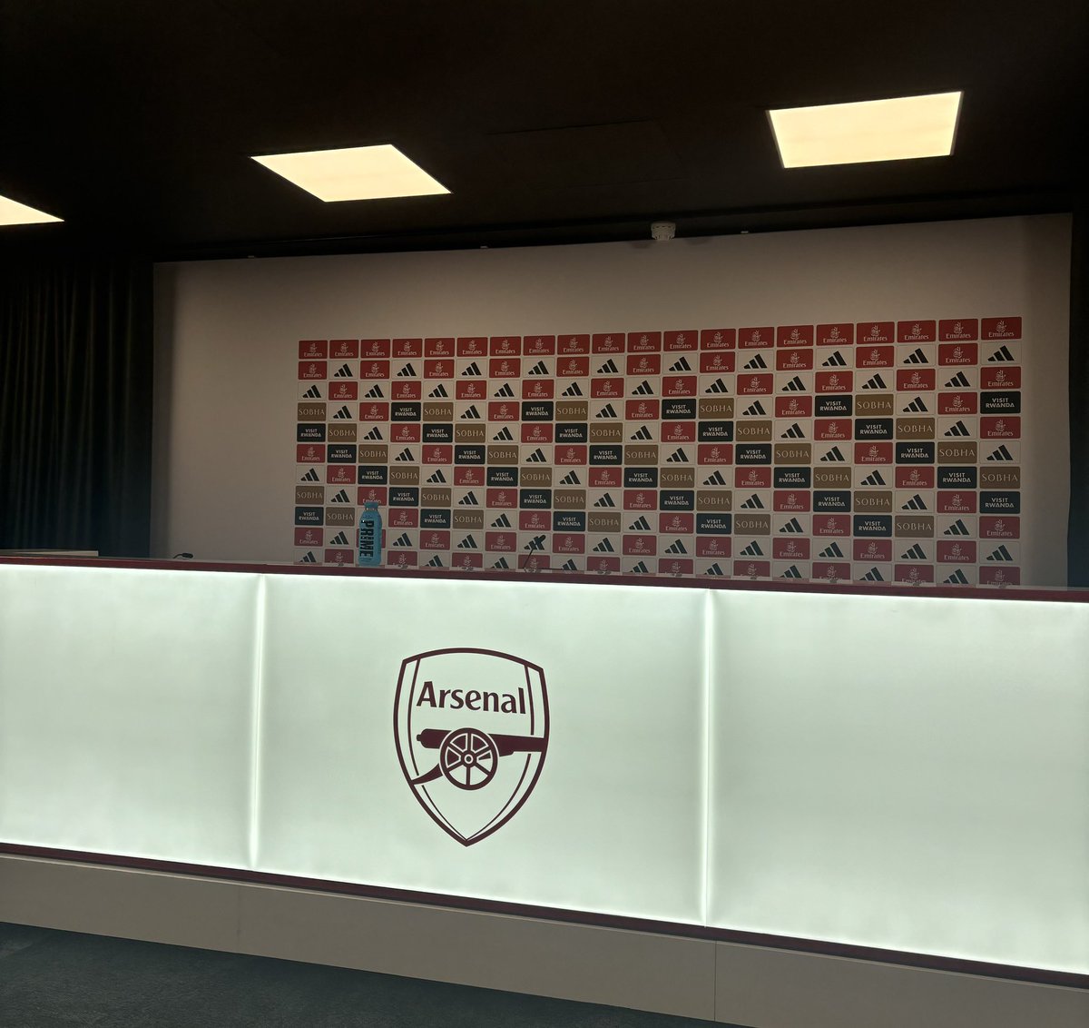 🎙️ A trip to <a href="/Arsenal/">Arsenal</a> today for <a href="/m8arteta/">Mikel Arteta</a>’s presser previewing tomorrow’s visit of <a href="/AVFCOfficial/">Aston Villa</a> ⚽️

Arteta told me his players must thrive on the pressure of hunting <a href="/LFC/">Liverpool FC</a> down if they want to fight for top trophies. They must enjoy the challenge… ‘it’s the beauty of it!’ 🌟