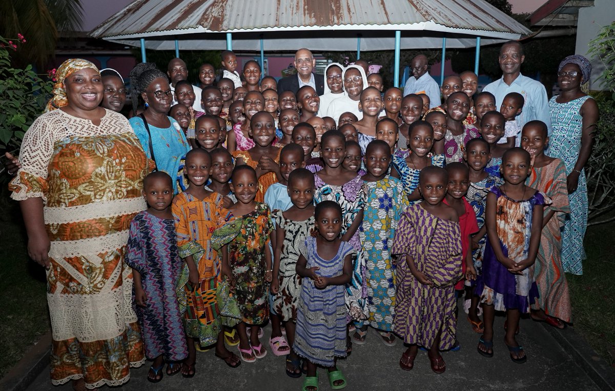 Durant la tournée de vœux dans La Mé, nous avons rencontré chefs traditionnels, jeunes, et leaders locaux à Agou, Becedi Brigan, Becoueffin, Affery, Dinguira, Oglwapo, Yakassé-Attobrou et Bieby. Unité et tradition au service d’un avenir prospère. #LaMéRégionModèle #OnAvance 🇨🇮