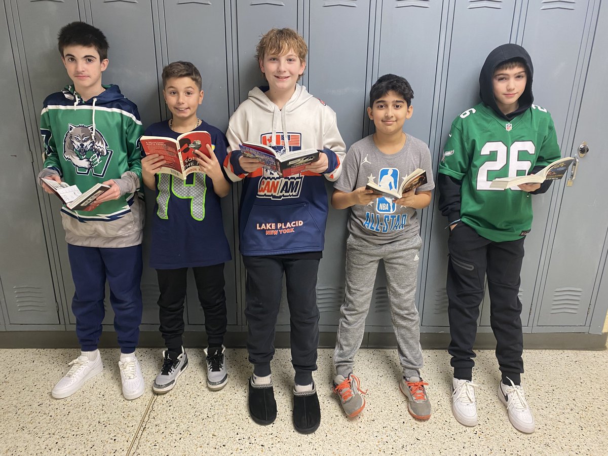 DDESegardner's tweet photo. 7th graders are locked in and getting those minutes for the first quarter! @ReadWithMalcolm @DDEGambino @SahlinJennie  #ReadBowl https://t.co/y4yPJoX1rs