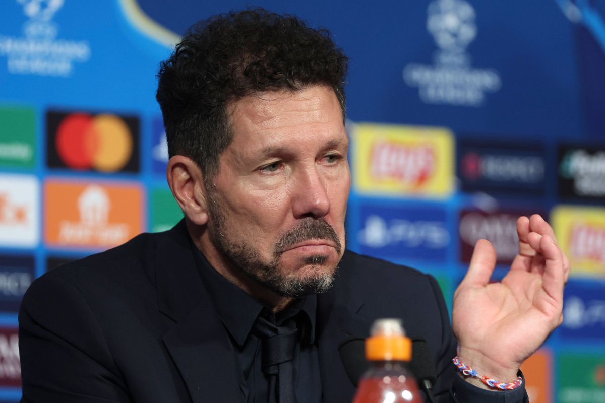 Instant Foot โฝ๏ธ (@lnstantfoot) on Twitter photo ๐ฃ๏ธ Diego Simeone sur l'arbitrage pour le Real Madrid :
ยซ ๐'๐ฒ๐๐ ๐น๐ฎ ๐บ๐ฒฬ๐บ๐ฒ ๐ฐ๐ต๐ผ๐๐ฒ ๐ฑ๐ฒ๐ฝ๐๐ถ๐ ๐ญ๐ฌ๐ฌ ๐ฎ๐ป๐, ๐ฑ๐ผ๐ป๐ฐ ๐ท๐ฒ ๐ป๐ฒ ๐๐ฎ๐ถ๐ ๐ฝ๐ฎ๐ ๐ฐ๐ฒ ๐พ๐๐ถ ๐๐ผ๐๐ ๐๐๐ฟ๐ฝ๐ฟ๐ฒ๐ป๐ฑ... ยป ๐ฒ
( ๐๏ธconfรฉrence de presse ) ๐ฃ๏ธ Diego Simeone sur l'arbitrage pour le Real Madrid :
ยซ ๐'๐ฒ๐๐ ๐น๐ฎ ๐บ๐ฒฬ๐บ๐ฒ ๐ฐ๐ต๐ผ๐๐ฒ ๐ฑ๐ฒ๐ฝ๐๐ถ๐ ๐ญ๐ฌ๐ฌ ๐ฎ๐ป๐, ๐ฑ๐ผ๐ป๐ฐ ๐ท๐ฒ ๐ป๐ฒ ๐๐ฎ๐ถ๐ ๐ฝ๐ฎ๐ ๐ฐ๐ฒ ๐พ๐๐ถ ๐๐ผ๐๐ ๐๐๐ฟ๐ฝ๐ฟ๐ฒ๐ป๐ฑ... ยป ๐ฒ
( ๐๏ธconfรฉrence de presse )
