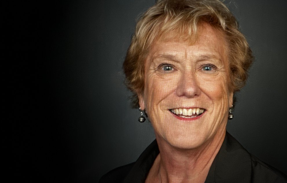 No ventilator? No problem.Dr. Karen Forgie shares the grit, resilience and heart it takes to practice rural medicine—including the time her team had to ventilate a patient by hand for 18 hours waiting transport. #FairCareEverywhere #RuralIsDifferent ow.ly/T2p950UGomC