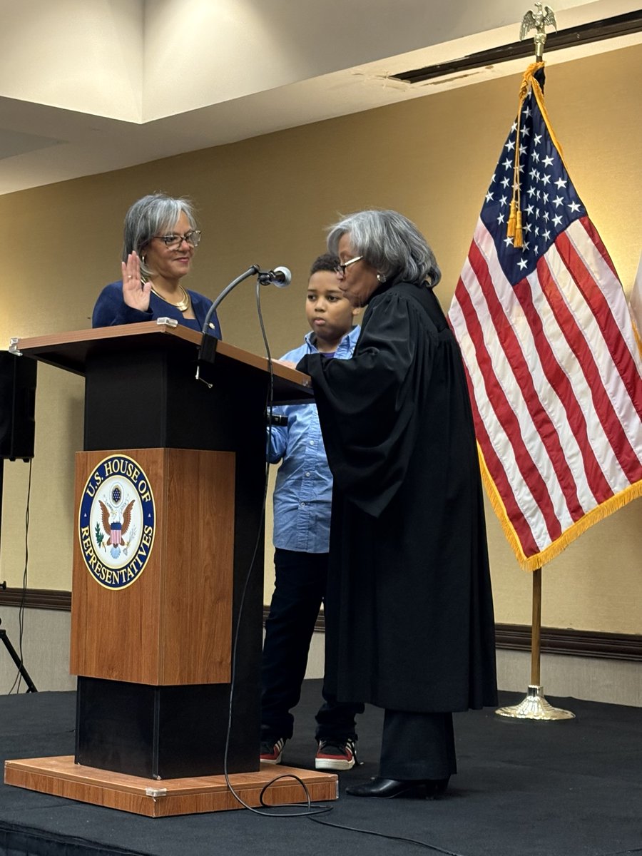 Congratulations to Congresswoman <a href="/RepRobinKelly/">Robin Kelly</a>  as she is sworn into office representing Illinois' 2nd Congressional District. 
We are grateful for the continued support by the Congresswoman to the Kankakee County community.