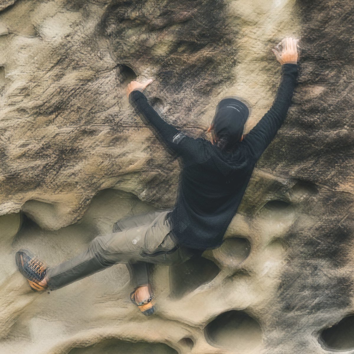 Lightweight, breathable, and built for adventure. The @gallantoutdoor G/LAB Polartec® Alpha™ Direct 90 Trail Hoodie utilizes Polartec® Alpha™ active insulation to regulate your temperature and keep you dry on even the most demanding climbs. 

#Polartec #Gallant