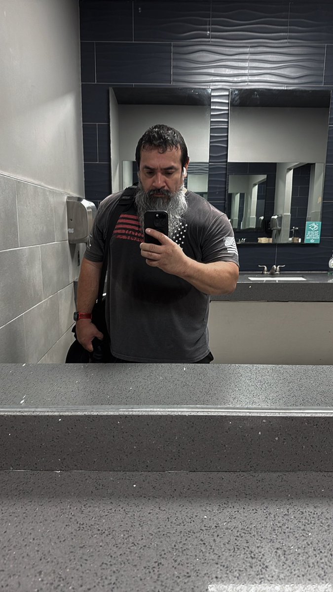 SavageWolf's tweet image. Great #BoulderShoulder #Guns kinda day! @VernonGriffith4 @MaryEguia76 @ChrisHuff @Dr_SalwaArafa @genybee_beauty @GBRSGroup #PerformanceExplored 

EARNED MY WEEKEND!