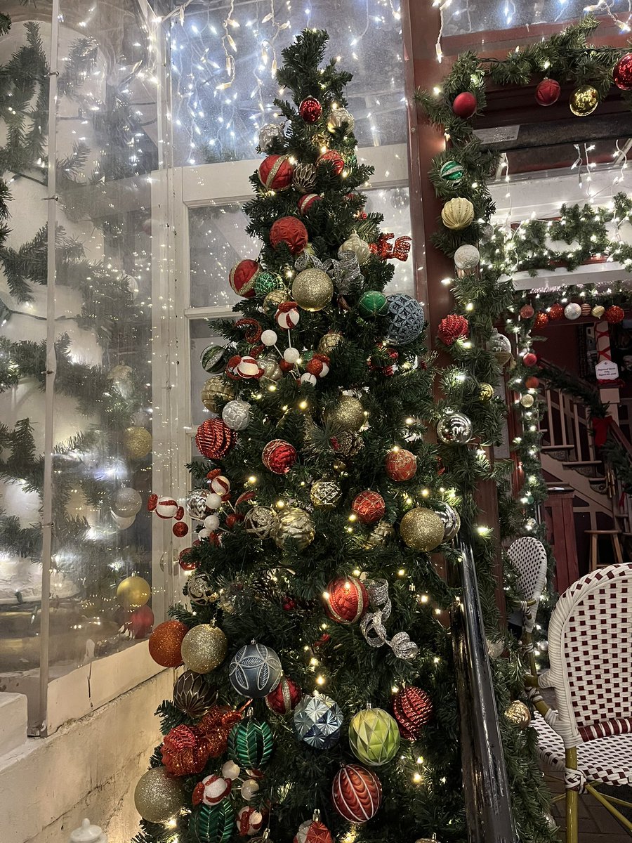 KathyGrosskurth's tweet photo. @AccountingAsArt So glad Mary that you had a vacation where you were able to totally unplug! I had some great things happen this week with the highlight being that we also took an impromptu trip to Saint Augustine for #NightsOfLights and had a great time! 🎅🏻🎄🎅🏻🎄 https://t.co/jDOnmIsDqO