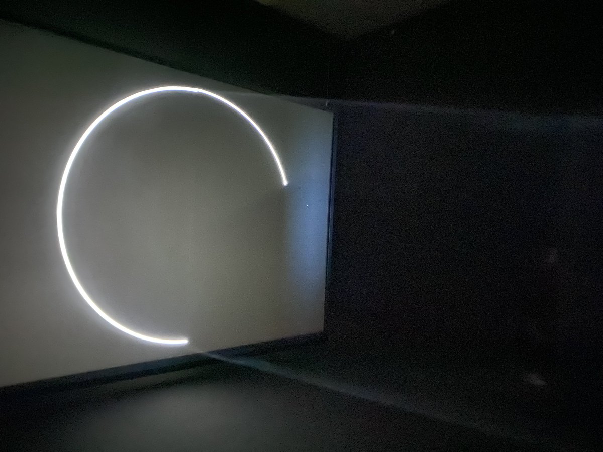 sujculture's tweet image. What is the light/That you have/Shining all around you/Looking into space, it surrounds you/Love is the place that you're drawn to
🎨#AnthonyMcCall🇬🇧▶️#SolidLight💡 🎟️#TateModern @Tate 💻Review timeout.com/london/art/ant… 💻Interview theguardian.com/artanddesign/a…