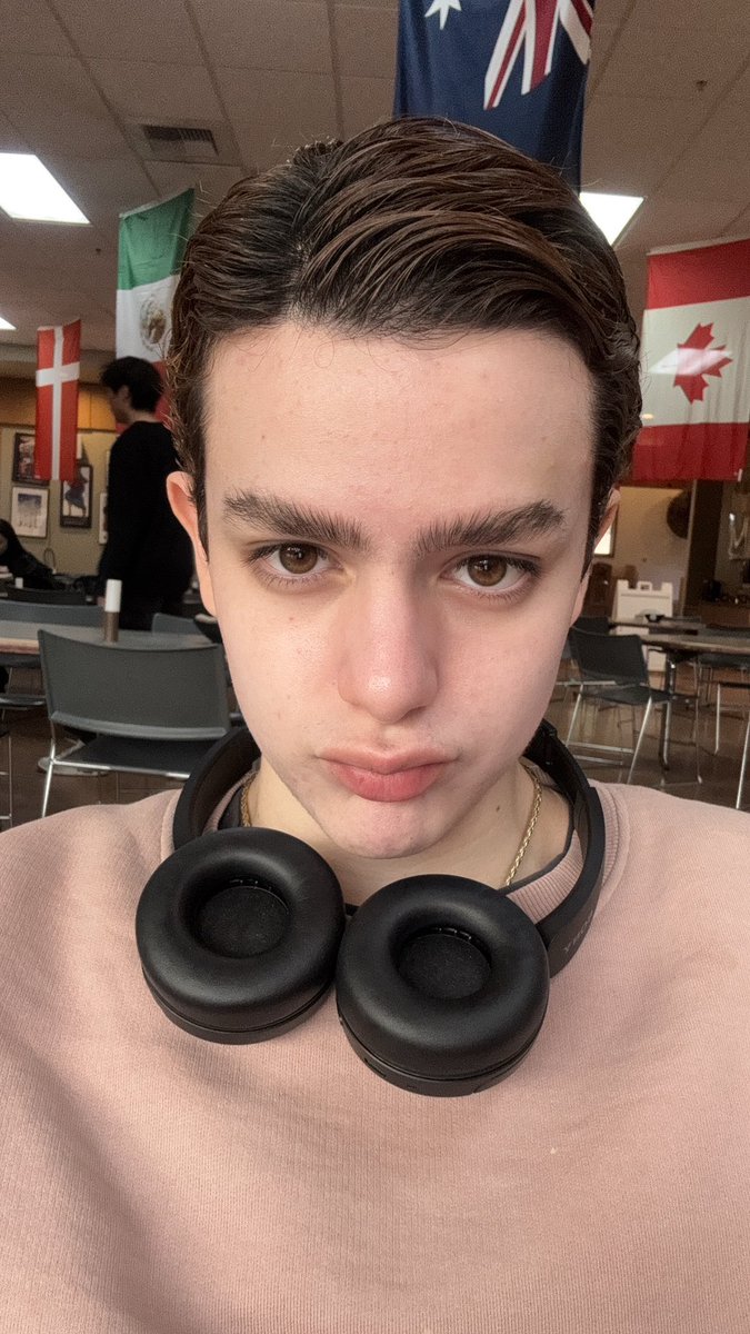 Josephcrimson_'s tweet photo. Random pics of the week 💅 https://t.co/Tb0QEaTrg8