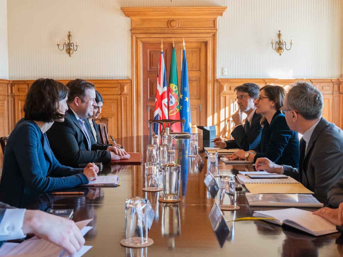 It was great to have <a href="/SDoughtyMP/">Stephen Doughty HC MP</a> in Lisbon and make progress on shared priorities of growth, security, #Ukraine and cooperation multilaterally 🇬🇧🇵🇹

We visited UK-owned <a href="/Avincisglobal/">Avincis</a>, provider of lifesaving emergency air services, and met with <a href="/ines_cldomingos/">Inês Domingos</a> and <a href="/Leitao_Amaro/">António Leitão Amaro</a>.
