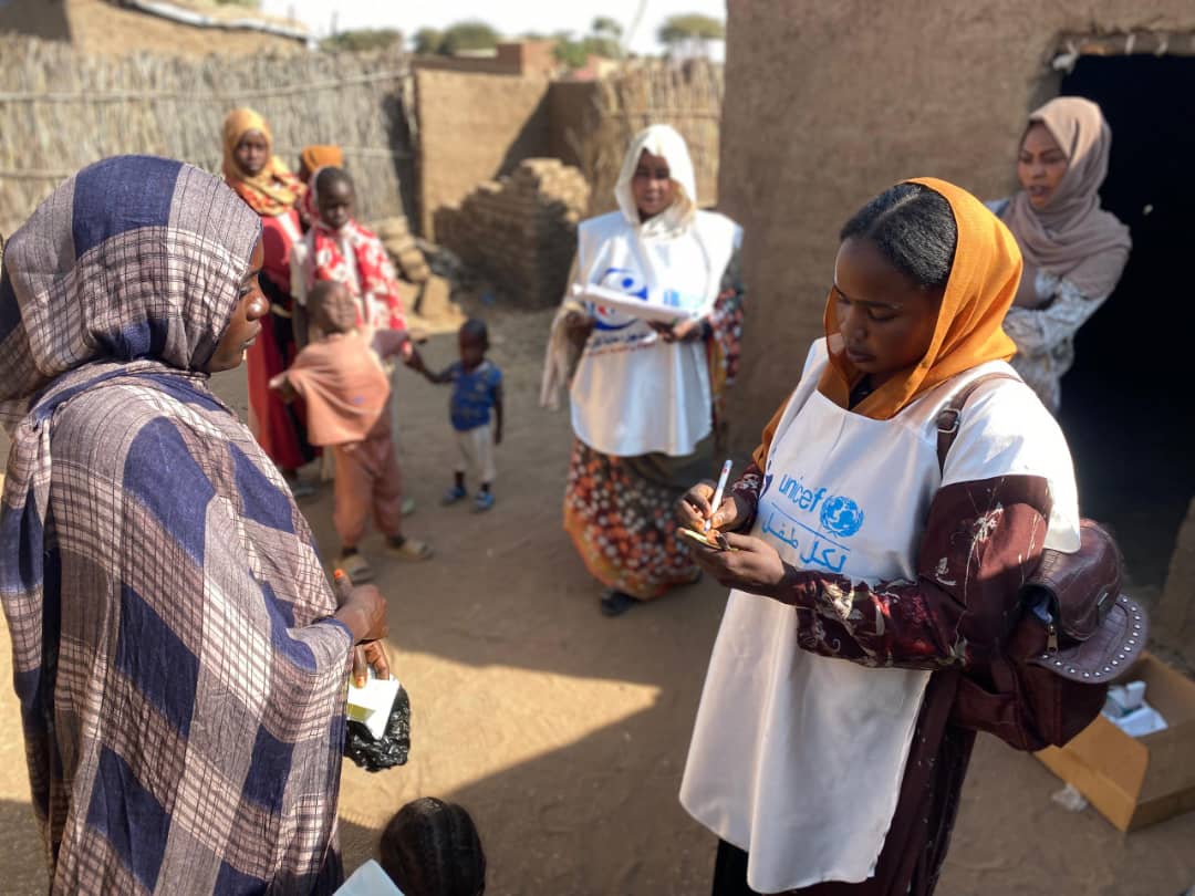 UNICEFSudan's tweet image. 📍North #Darfur.

@UNICEF &amp;amp; partners just concluded a nutrition campaign reaching some 23,000 children &amp;amp; 9,000 pregnant &amp;amp; lactating women with life-saving services.

Yet the needs remain immense and much more must be done to reach those in need.