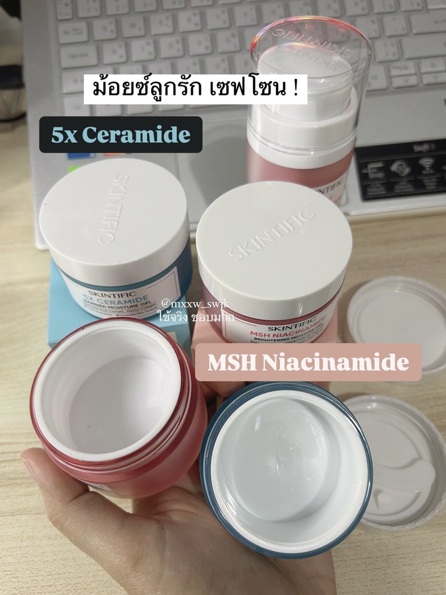 mxxw_swjk's tweet image. ถ้าถามว่าชอบมอยซ์เจอไรเซอร์ตัวไหน คืออันนี้เลย เป็นสกินแคร์สามัญประจำบ้าน ใช้จริง หมดไปเยอะมาก ตุนได้ตุน 🫶🏻
🩵 ช่วยให้ผิวแข็งแรง เสริมเกาะป้องกันผิว ป้องกันการเกิดริ้วรอย แล้วหอมมาก ชอบกลิ่นมาก
🩷 ตัวนี้เด่นเรื่องกระจ่างใส ช่วยลดรอยดำ ทำให้สีผิวสม่ำเสมอ
#SkintificTH #moisturegel