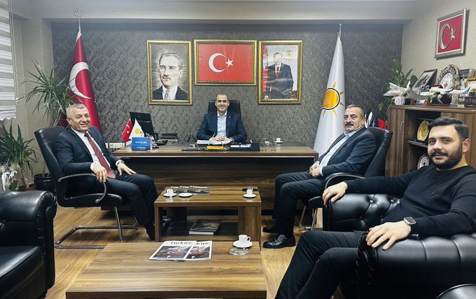 AK Parti Altındağ İlçe Başkanımız Fatih BİLDİK’i yönetim kurulu üyemiz Neslibey Kocaman ile birlikte ziyaret gerçekleştirdik.

Değerli Başkanımızla İlçemizdeki çalışmalar üzerine istişare ve değerlendirmelerde bulunduk.

Başkanımıza nazik kabul ve misafirperverliğinden dolayı