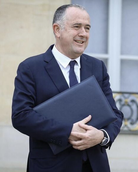 RenaudMuselier's tweet photo. Son Excellence Didier Guillaume, Ministre d’État de Monaco, nous a quittés.

Dès sa prise de fonction, il a souhaité agir sur le terrain des mobilités. Nous avons ainsi consolidé nos liens de partenariat pour proposer une offre répondant davantage aux attentes de la Principauté.

J’adresse, au nom de la Région Sud, mes sincères condoléances à sa famille, à ses proches, ainsi qu’aux Monégasques.