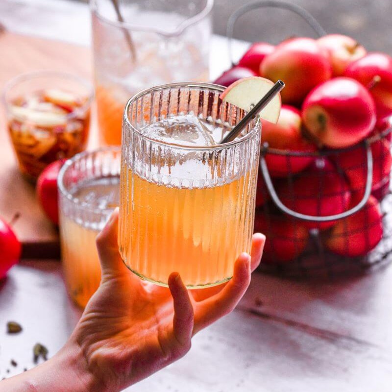 We love a good mocktail! 🥂 Try our Apple Cardamom Tonic Mocktail recipe and take the night to relax.

us.rockitapple.com/2021/01/19/app…

#RockitApple #Mocktail #MocktailRecipes