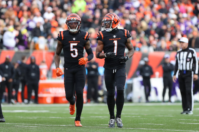 Jeff Anderson (@janderson7772) on Twitter photo Man, I think that 6:15PM on Sunday night right before the <a href="/Ravens/">Baltimore Ravens</a> and <a href="/BuffaloBills/">Buffalo Bills</a> would be the PERFECT time to announce the contract signings of BOTH <a href="/Real10jayy__/">Ja’MarrChase</a> AND <a href="/teehiggins5/">Tee Higgins⁵</a> to long term deals with <a href="/Bengals/">Cincinnati Bengals</a> . LETS DO THIS!!! #whodey <a href="/JoeyB/">Joey Burrow</a> <a href="/KelseyLConway/">Kelsey Conway</a> <a href="/heykayadams/">Kay Adams</a> Man, I think that 6:15PM on Sunday night right before the <a href="/Ravens/">Baltimore Ravens</a> and <a href="/BuffaloBills/">Buffalo Bills</a> would be the PERFECT time to announce the contract signings of BOTH <a href="/Real10jayy__/">Ja’MarrChase</a> AND <a href="/teehiggins5/">Tee Higgins⁵</a> to long term deals with <a href="/Bengals/">Cincinnati Bengals</a> . LETS DO THIS!!! #whodey <a href="/JoeyB/">Joey Burrow</a> <a href="/KelseyLConway/">Kelsey Conway</a> <a href="/heykayadams/">Kay Adams</a>