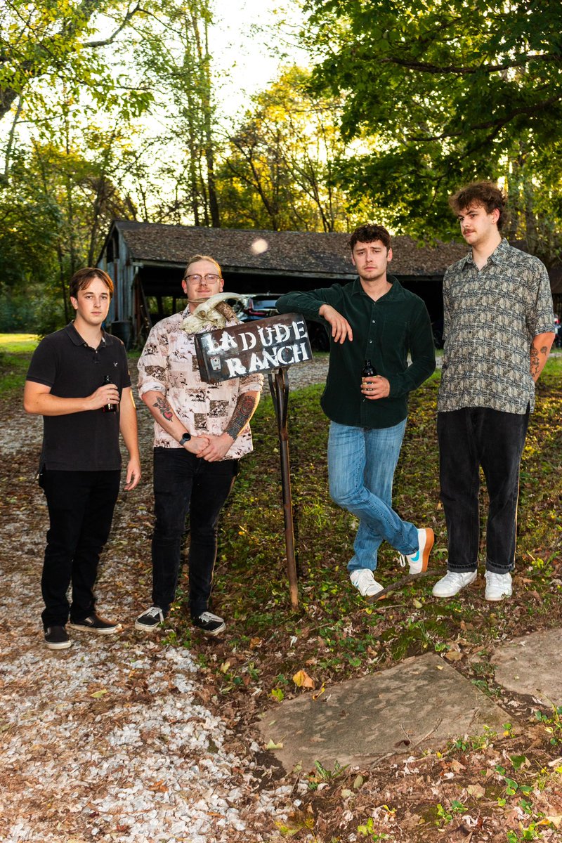 ArlenGun's tweet photo. Decatur Illinois tonight! Pic by Betsyboss and flyer by @marble_teeth who’s also ripping it tonight 🎸 https://t.co/KEpis9FWvK